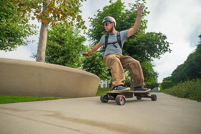 Electric Skateboard with OLED R5s Remote
